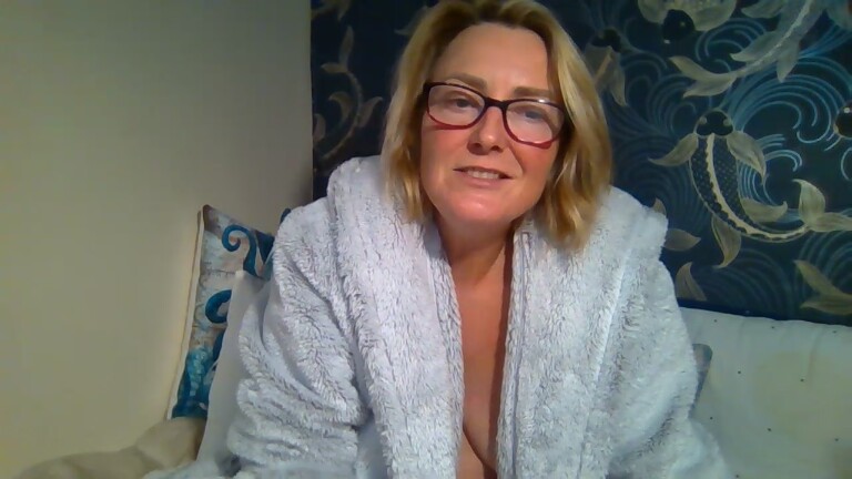 MsGeeUK's Streamate show and profile