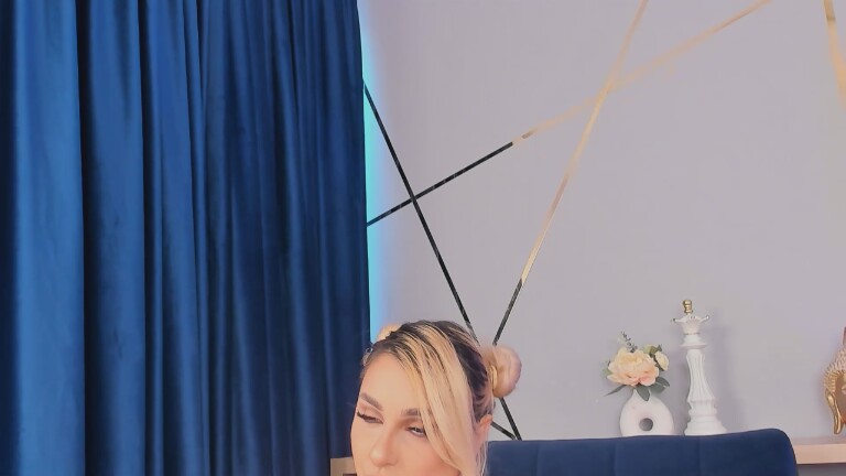 CurvyyVanessa's Streamate show and profile