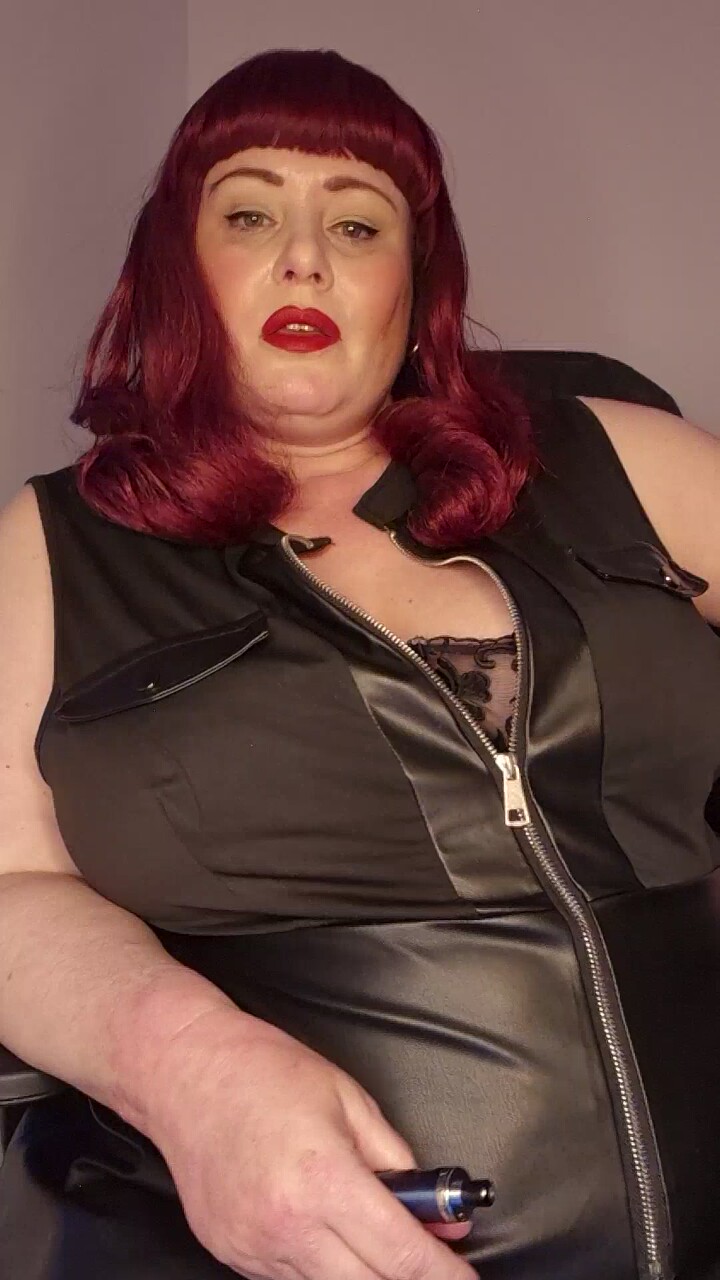 TheDevineMissDeviant