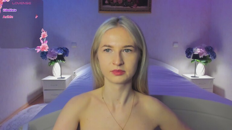 Julie_Blaze's Streamate show and profile