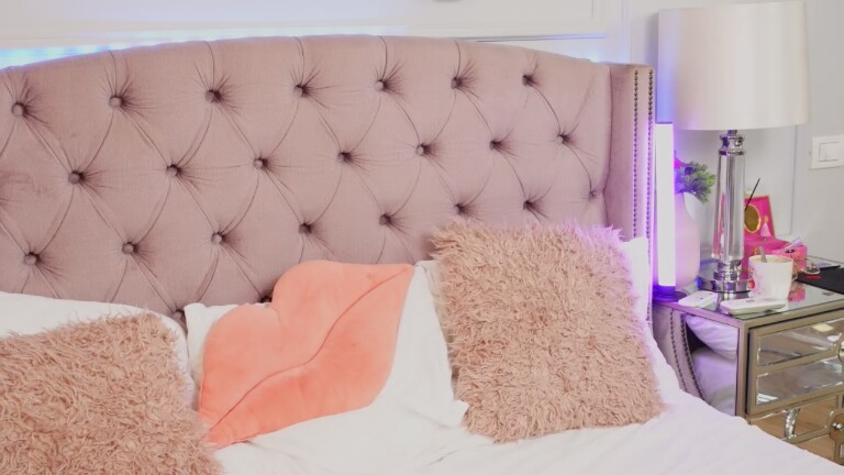 JenniferLovve's Streamate show and profile