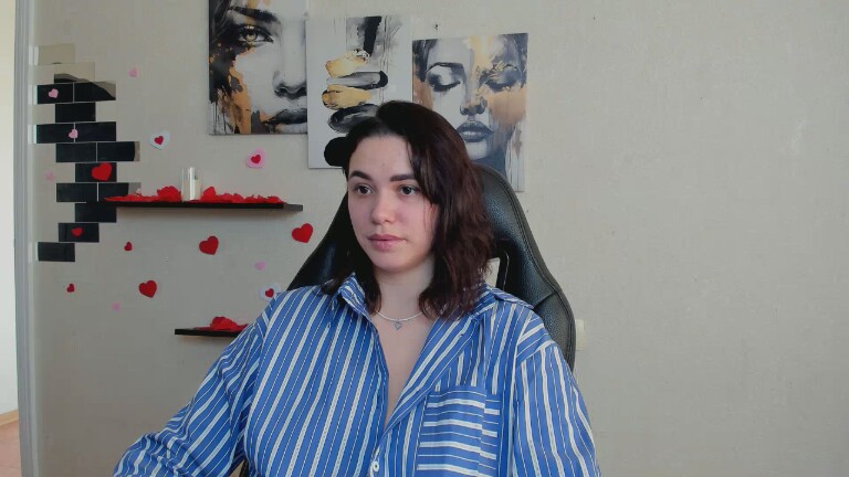 GlamNova's Streamate show and profile